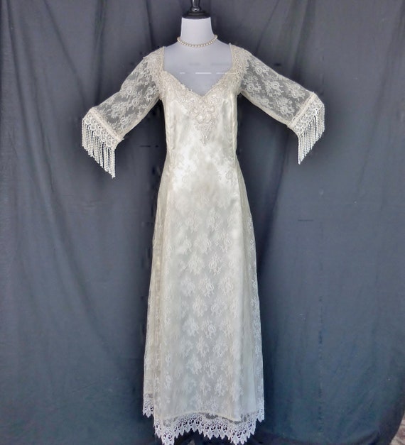 Vintage Tassle Lace Wedding Dress Sheer Lace Seev… - image 2