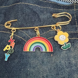 Rainbow Kilt Pin Gold Happy Flowers