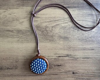 Shibori Indigo Anhänger Halskette