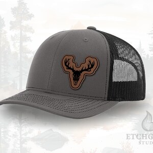 Rustic Deer Skull Patch Hat – Offset Leatherette Trucker Cap – Hunting & Outdoors Snapback
