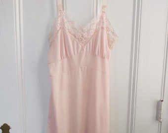 Vintage Shorty Slip Pink with Lace