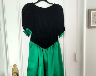 Black Velvet and Green Taffeta Vintage Party Dress Bust 32