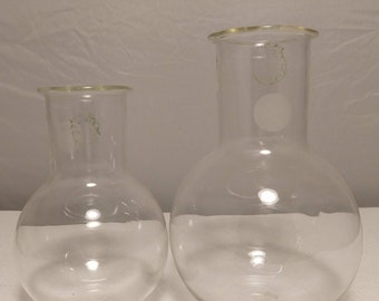 Pair of Pyrex Glass Round Beakers with Flat Bottom and Nice Wide Neck 100 ml, excellent little vase