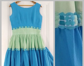 Blue and Green Soft Crepe Circle Skirt Dress with Daisy Chain Trim Vintage Sleeveless Square Dance Dress with Zipper Closure Small
