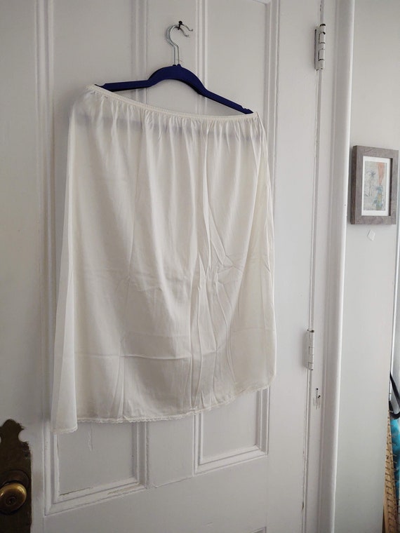 half slip lace trim - Gem