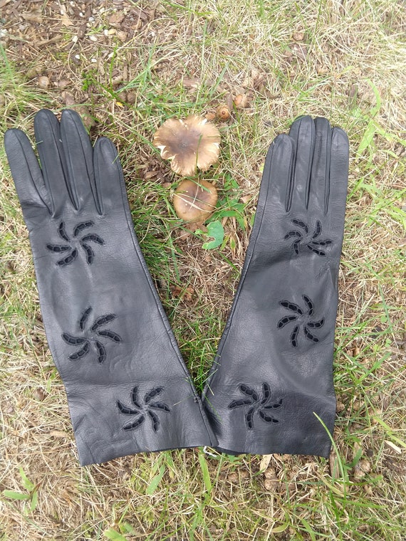 Soft Black Leather Eyelet Gloves New Old Stock Si… - image 1