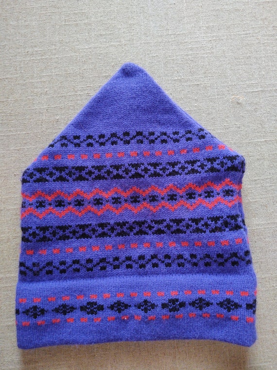 90's Geometric Blue Violet Black and Red Knit Rip 
