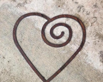 Corazón de acero en espiral, corazón de metal reciclado personalizado, corazón de hierro, decoración del hogar