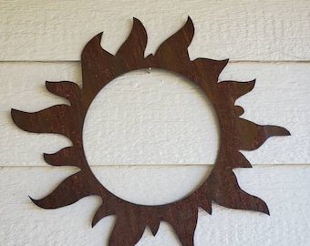 Halo Sun Wall Decoración de acero personalizada de acero reciclado Sol abierto celestial rústico de 9 pulgadas de diámetro