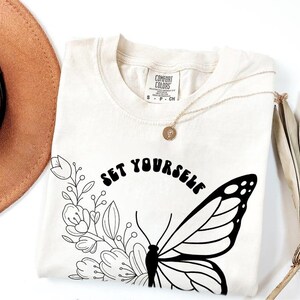 Comfort Colors® Set Yourself Free T-Shirt, Christian Butterfly Shirt, Bible Verse Tee, Positive Floral Shirt, Cottagecore Motivational Tee