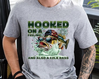 Süchtig an einem Gefühl Shirt, lustiges Angeln Shirt, Bass Fischen Geschenk, Angeln Papa Shirt, Kurzarm, T-Shirt Fisch, Shirt Männer Outdoor-Bekleidung