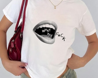 Y2K Lips Graphic Crop Top: Edgy 90s Streetwear Tee
