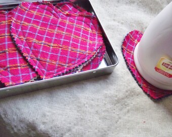 Red Plaid Heart Coasters with Holder: Country Christmas Set