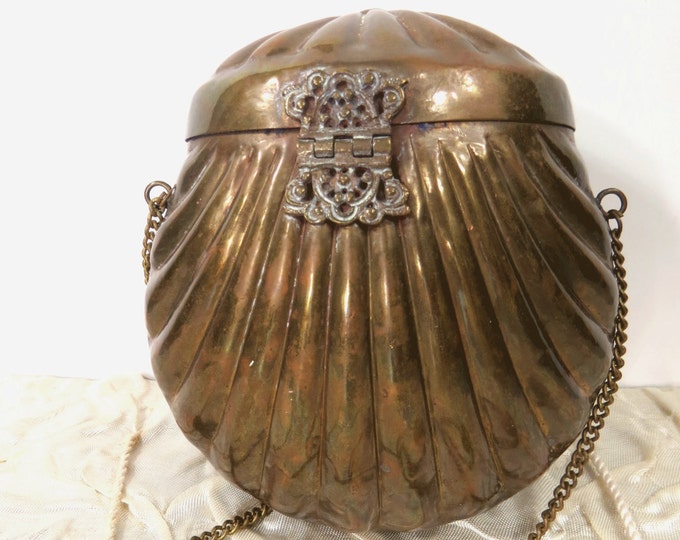 Vintage Brass Clam Shell Handbag Purse With Linked Chain Shoulder Strap