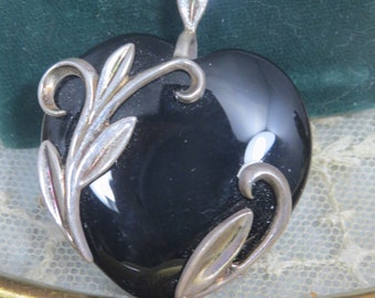 Vintage Sterling Silver & Onyx Heart-Shaped Black Stone Pendant Abstract Leaves