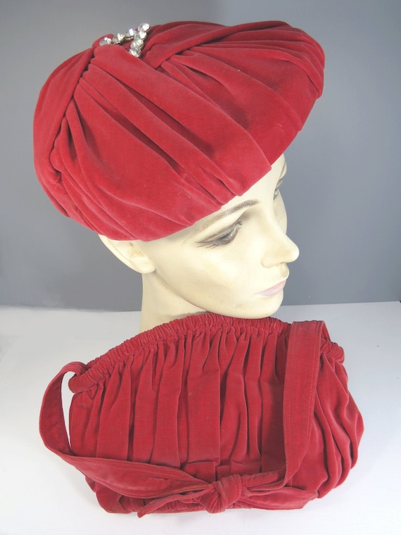 Sea Shell Calot Tilt Hat & Matching Purse, Red Ora