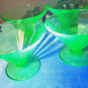 Vintage Sherbet Dessert Bowls Footed Green Uranium Glass Set of 4 FEG6 Federal Glass