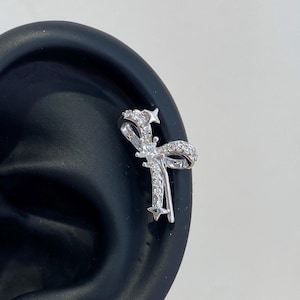 Shooting Star Bow Helix Earring – Silver Cartilage Stud, Sparkling Celestial Piercing Jewelry, Dainty CZ Ear Cuff, Starry Ear Climber