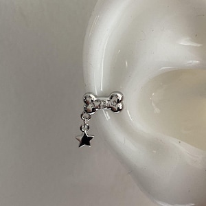 Silver Star Drop Helix Earring – Dainty Cartilage Piercing with Dangling Charm. Y2K Grunge Mana Punk Helix Earrings |  Goth Helix Earrings