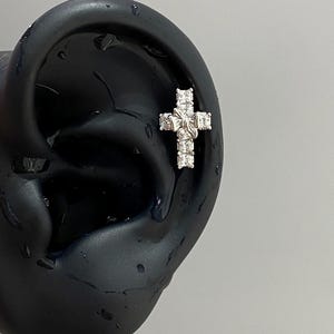 Crystal Cross Helix Earring – Dainty Cartilage Stud, Sparkling Religious Jewelry, Gothic Ear Piercing, Faith Earring, Silver CZ Cross