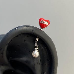 Love Heart Barbell Cartilage Earring with Pearl Dangle – Red Heart Helix Piercing, Dainty Upper Ear Jewelry, Valentine’s Gift