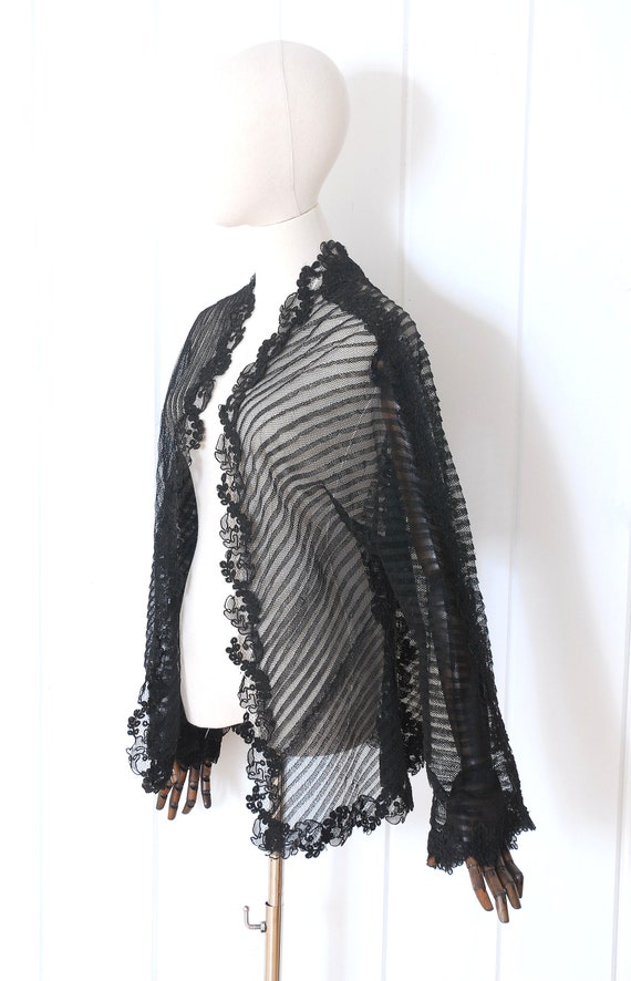 1930s Linear Lace Jacket - image 3