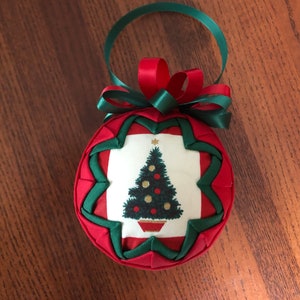 Quilted Christmas tree ornament