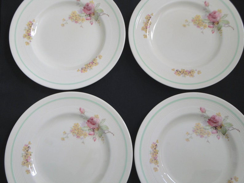 4 Vintage Wood /& Sons 10 Dinner Plates PICARDY ROSE Ivory Ware