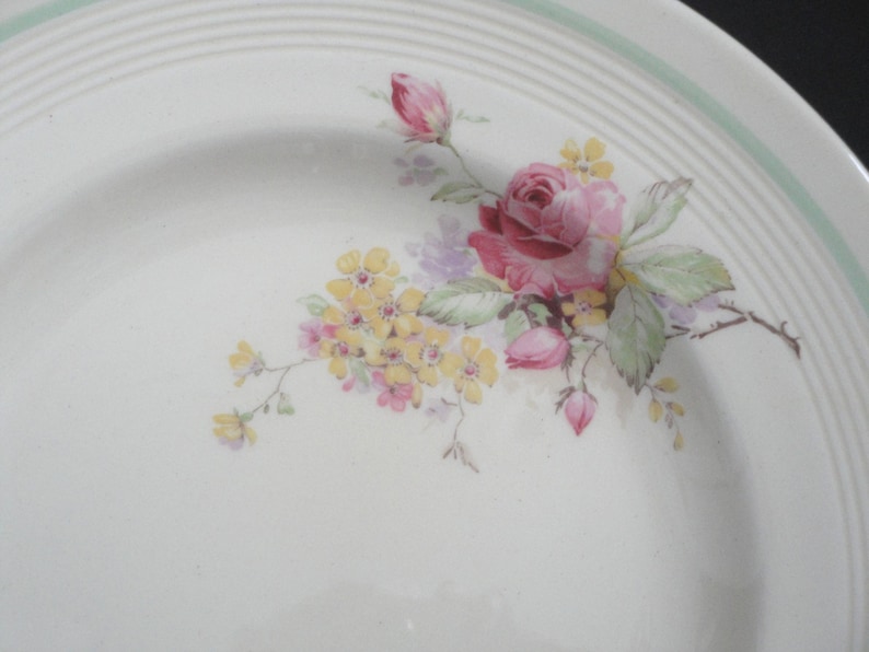 4 Vintage Wood /& Sons 10 Dinner Plates PICARDY ROSE Ivory Ware