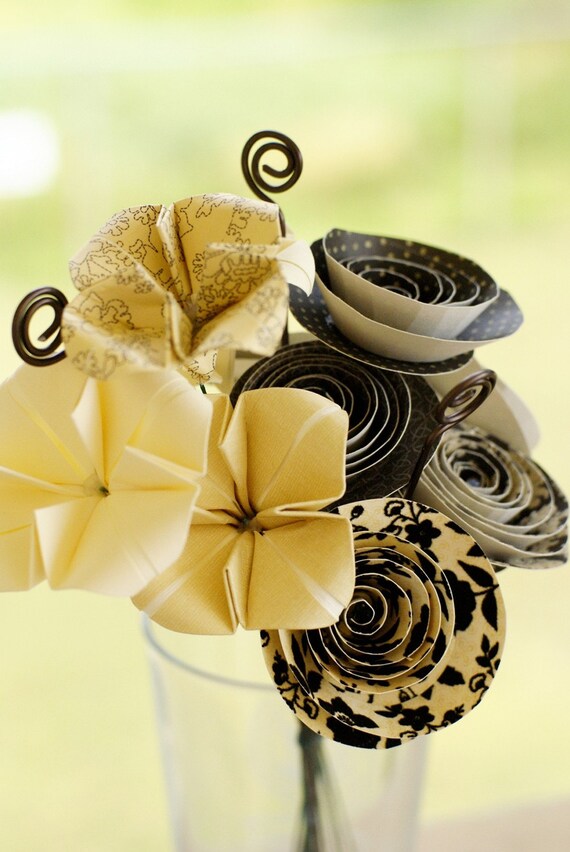 Items similar to Beauty Origami/Sculpted Flower Bouquet on Etsy