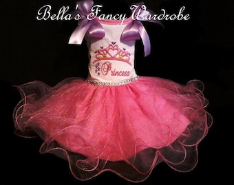 Robe rose pour chien princesse : tenue de fête d'anniversaire