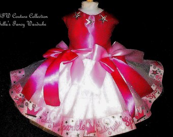 Robe de soirée rose et blanche pour chien : vêtements haute couture sur mesure