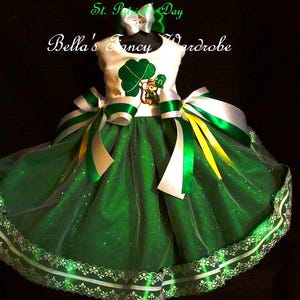Green Dog Dress, St. Patricks Day Dog Dress, Shamrock. Dog Clothes