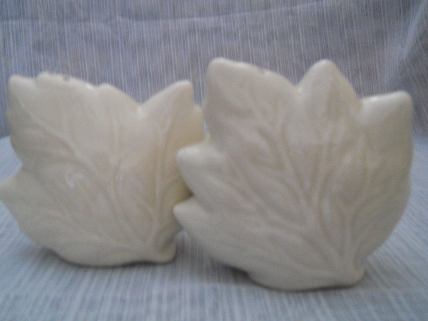 White Leaves Salt and Pepper Shakers, vintage, collectible