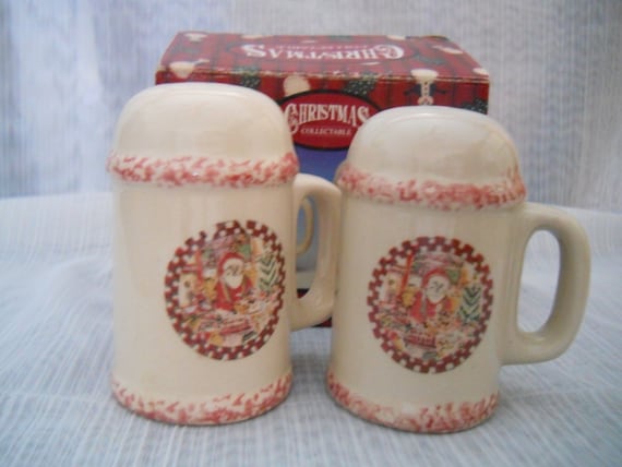 Christmas Mug Salt and Pepper Shakers - vintage, collectible, Holiday