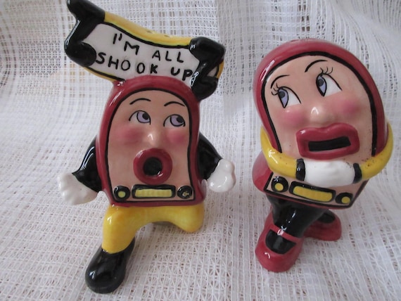 Singing Radio "I'm All Shook Up" Salt and Pepper Shakers -  RARE Clay Art, music, vintage, collectible