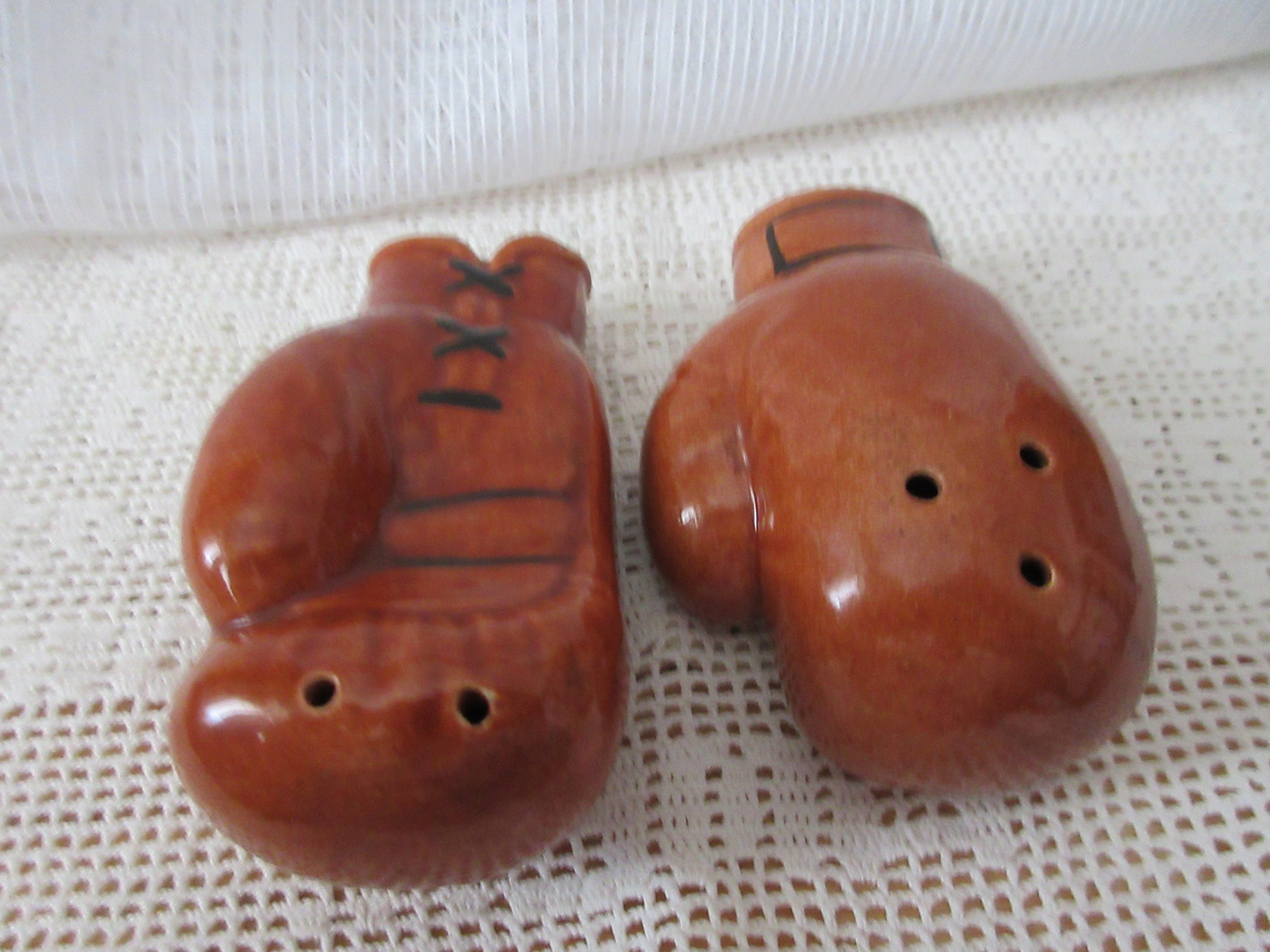 Boxing Gloves Salt and Pepper Shakers vintage, collectible, sport