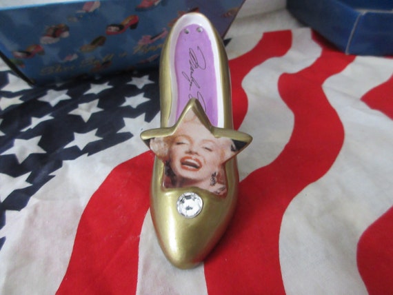 Marilyn Monroe Pump Salt and Pepper Shakers #70032 - vintage, VANDOR, collectible