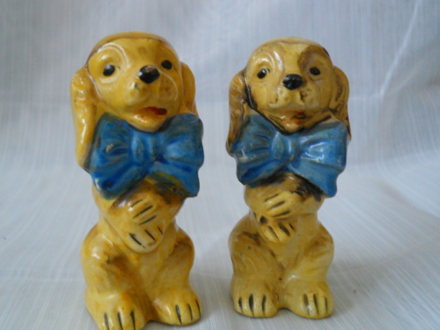 Vintage Dog Salt and Pepper Shakers collectible, animal, Japan