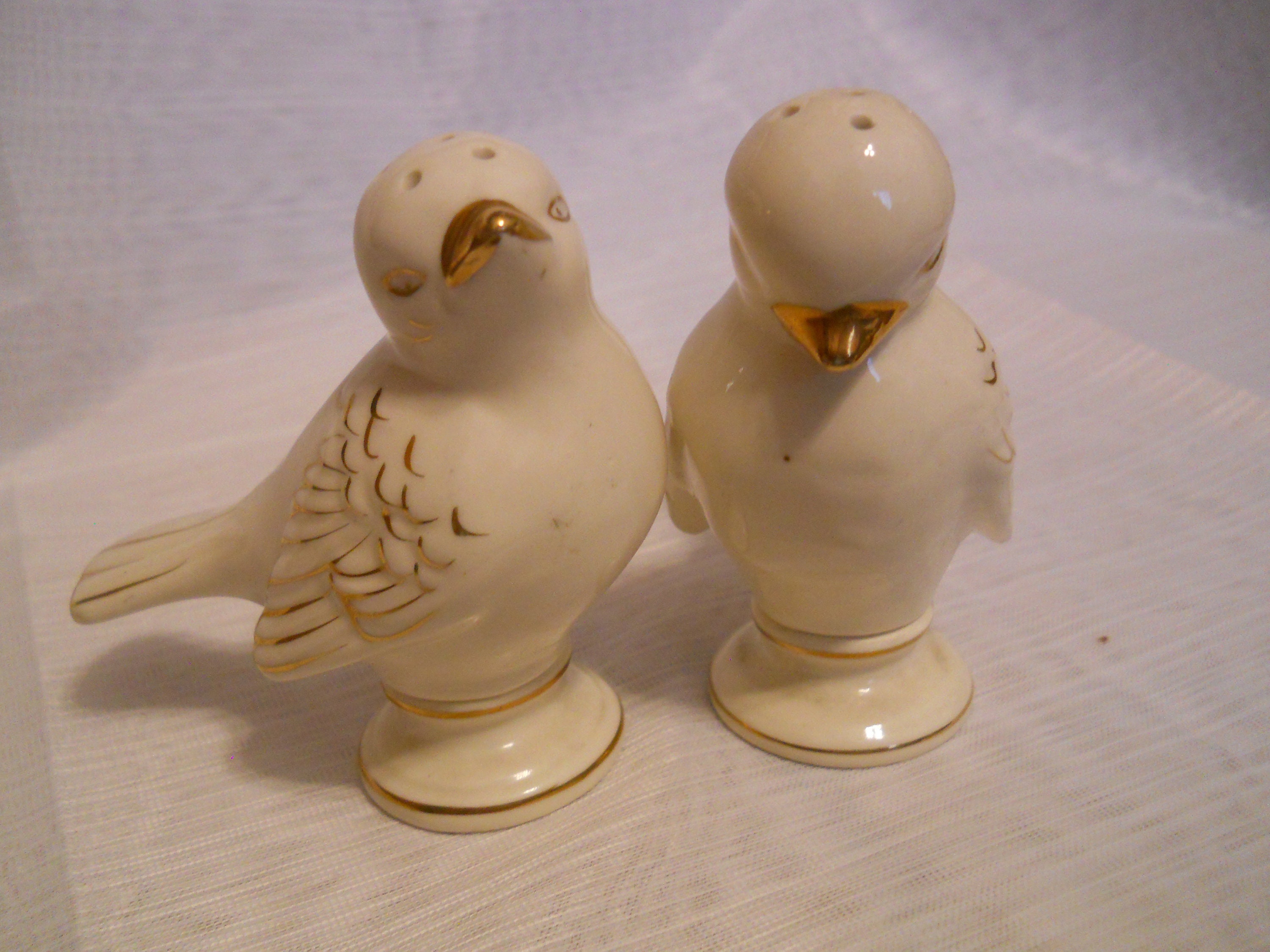 White Birds with Gold Trim Salt and Pepper Shakers vintage