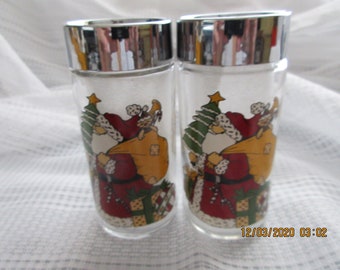 Season's Greetings Clear Salt and Pepper Shakers - vintage, collectible, Holidays