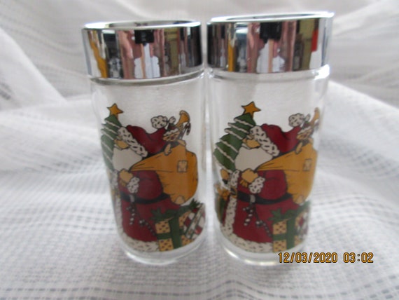 Season's Greetings Clear Salt and Pepper Shakers - vintage, collectible, Holidays
