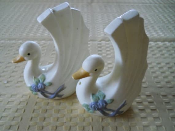 White Bisque Swan Salt and Pepper Shakers - Vintage, Collectible