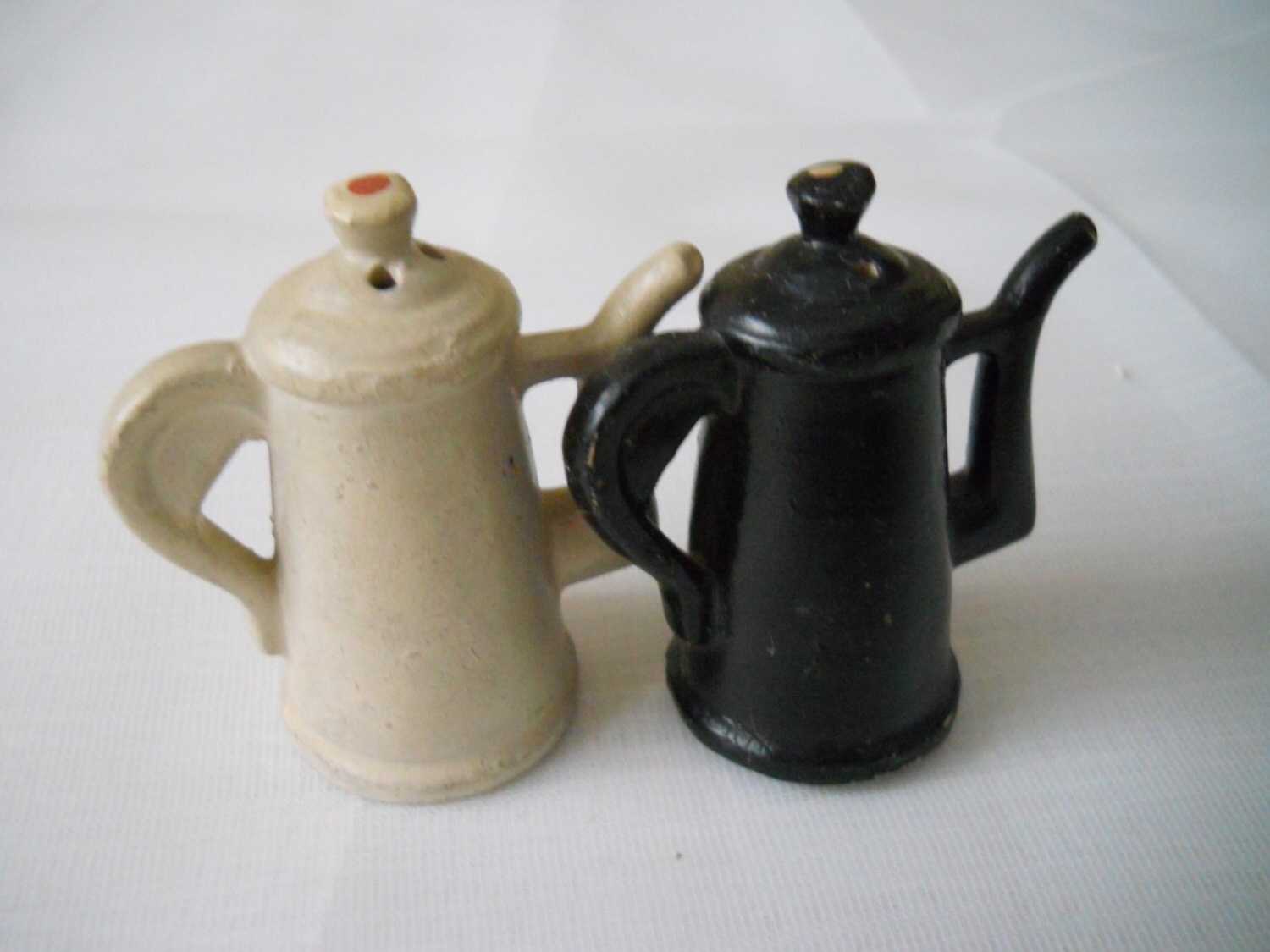 Coffee Pot Salt and Pepper Shakers vintage, collectible, serving, kitchen