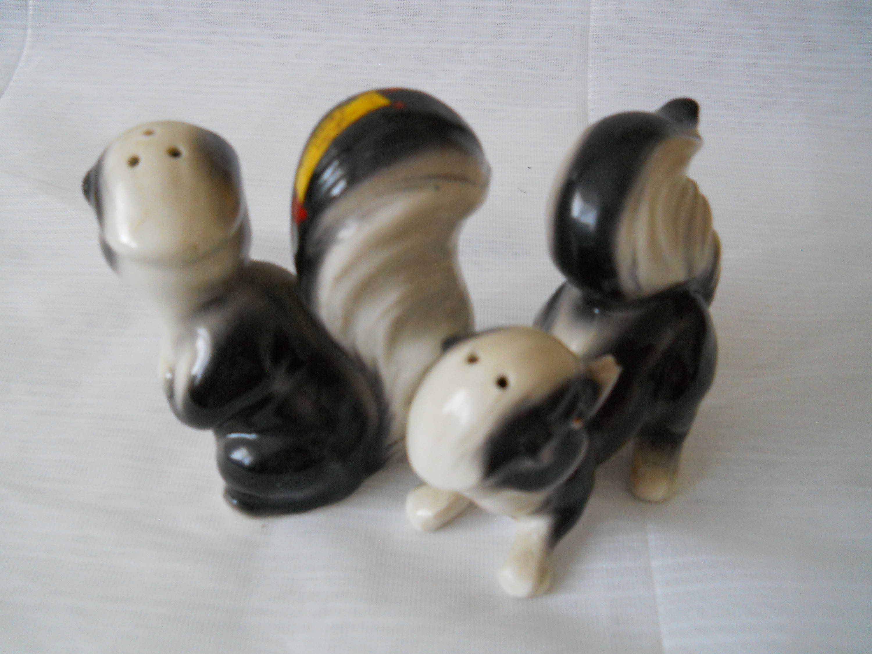 Relco Skunk Salt and Pepper Shakers vintage, collectible, animal, Japan