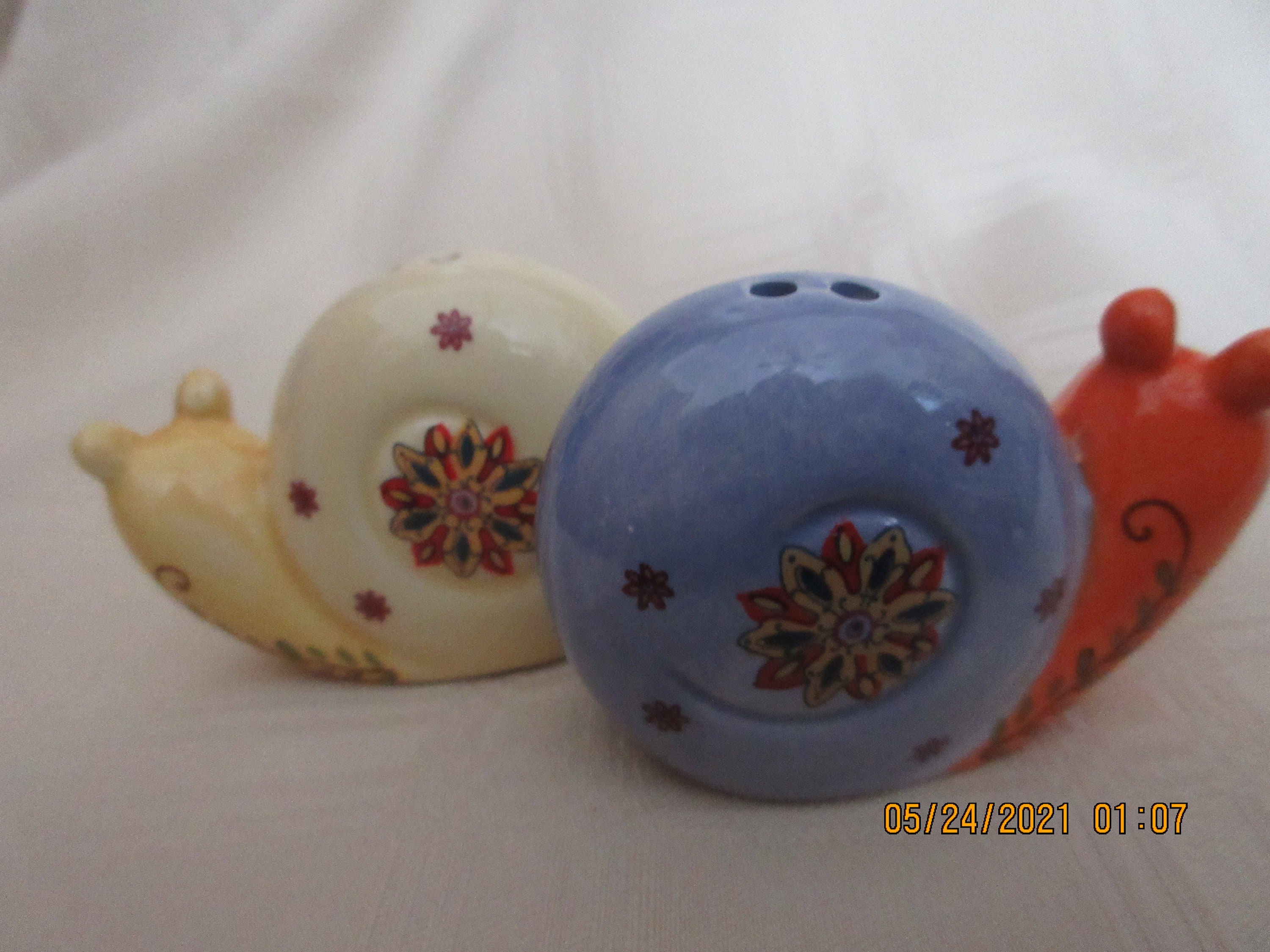 Snails Salt and Pepper Shakers vintage, collectible
