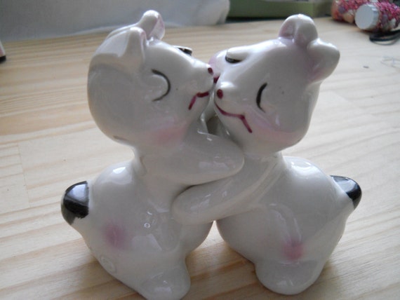 Vintage Bunny Hug Sal tand Pepper Shakers