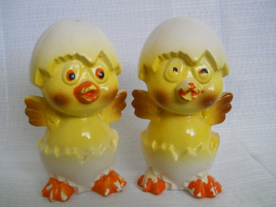 Hatching Chicks Salt and Pepper Shakers - vintage, collectible, chicks, Japan