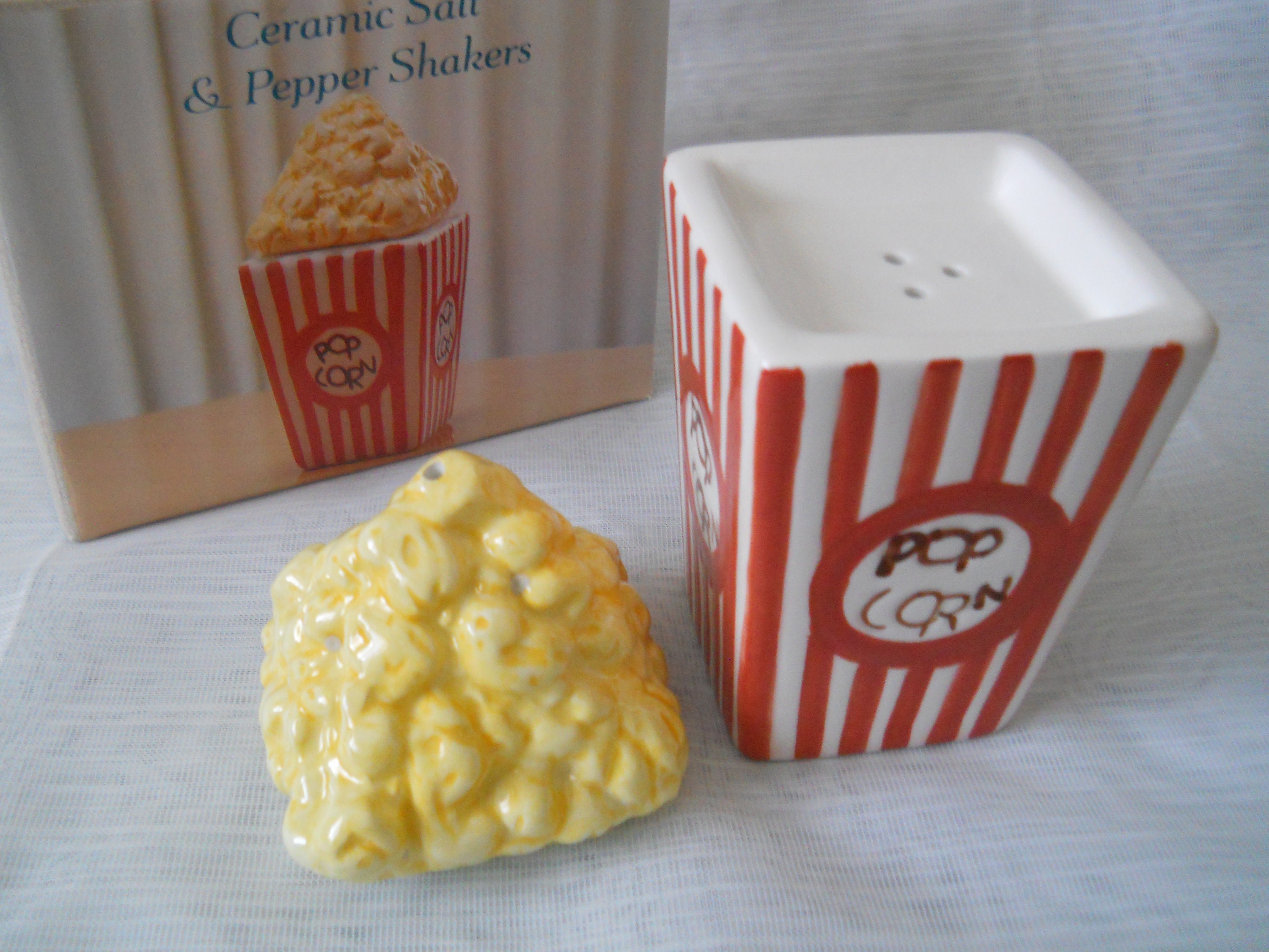 Popcorn salt and pepper shakers vintage, collectible, food