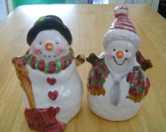 Mr and Mrs Snowman Salt and Pepper Shakers - vintage, collectible, snowmen, winter